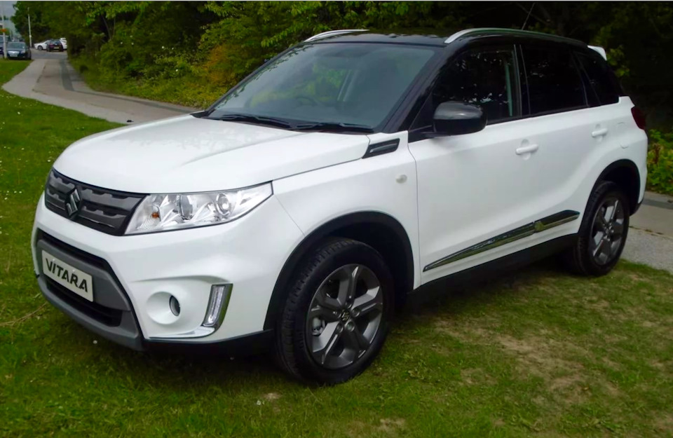 Suzuki Vitara белая