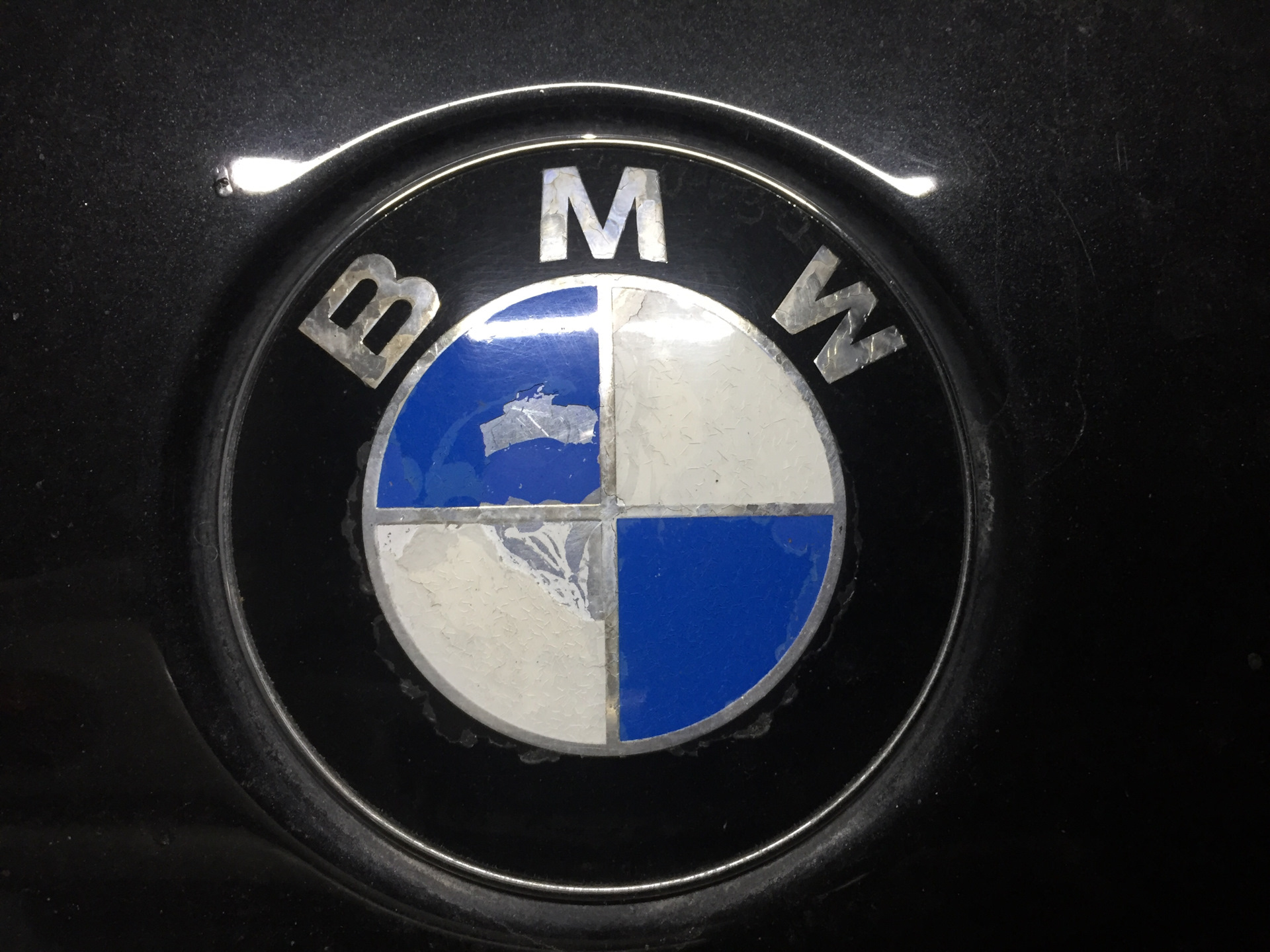 BMW logo 2021