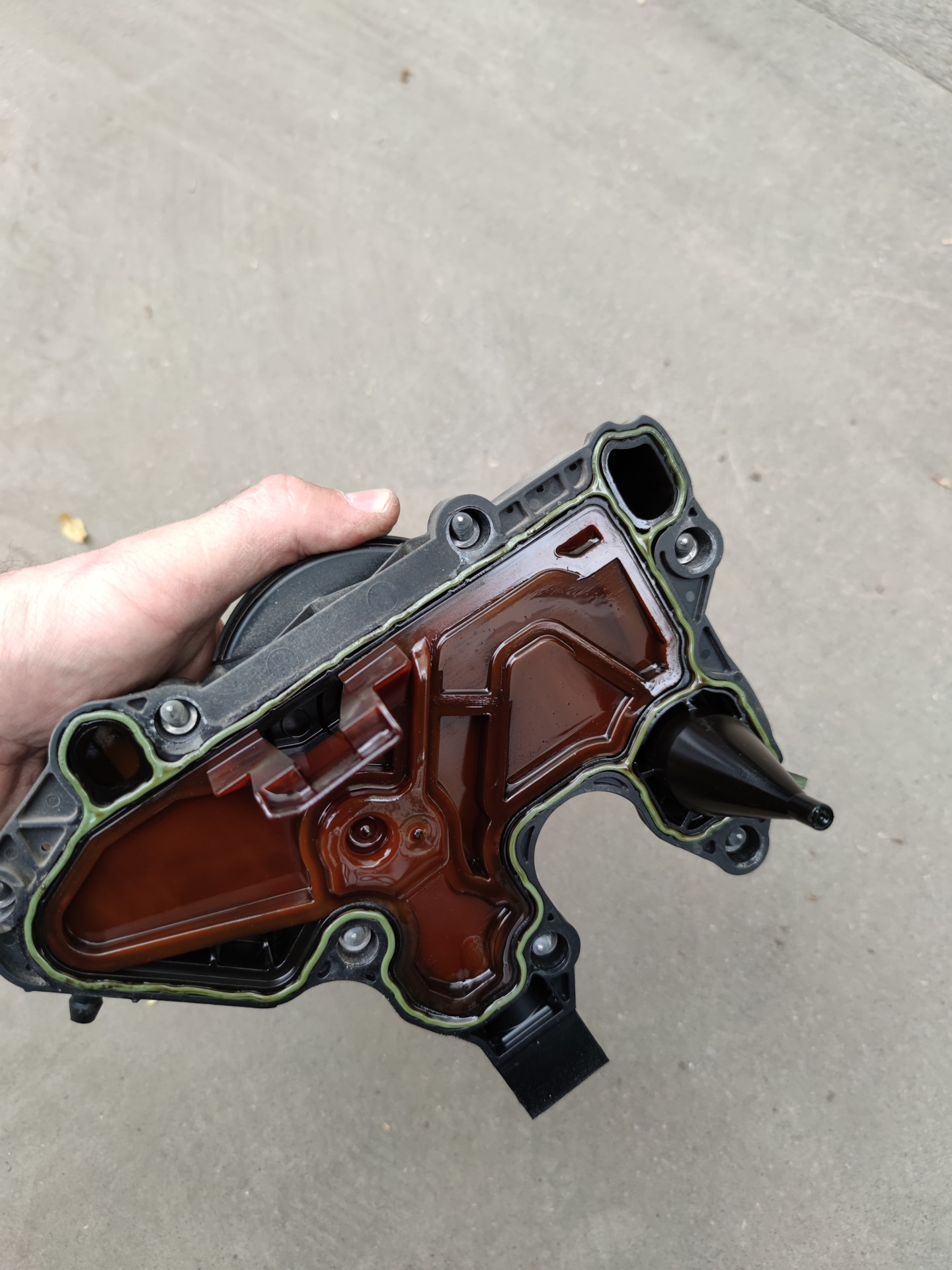 Замена маслоотделителя 1.8 cjsa — Skoda Octavia A7 Mk3, 1,8 л, 2015 ...