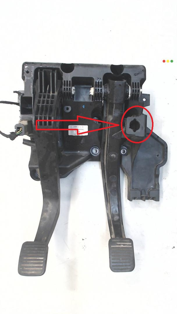 Шипит педаль тормоза ситроен