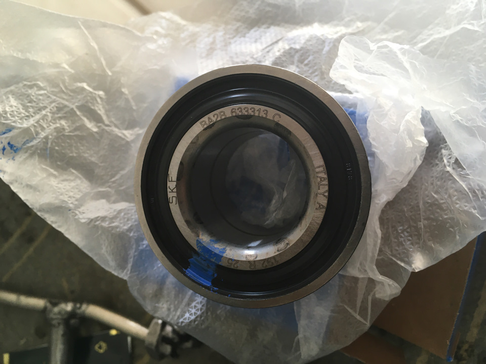 Замена заднего подшипника ступицы, тормозных колодок, тросиков ручника ...