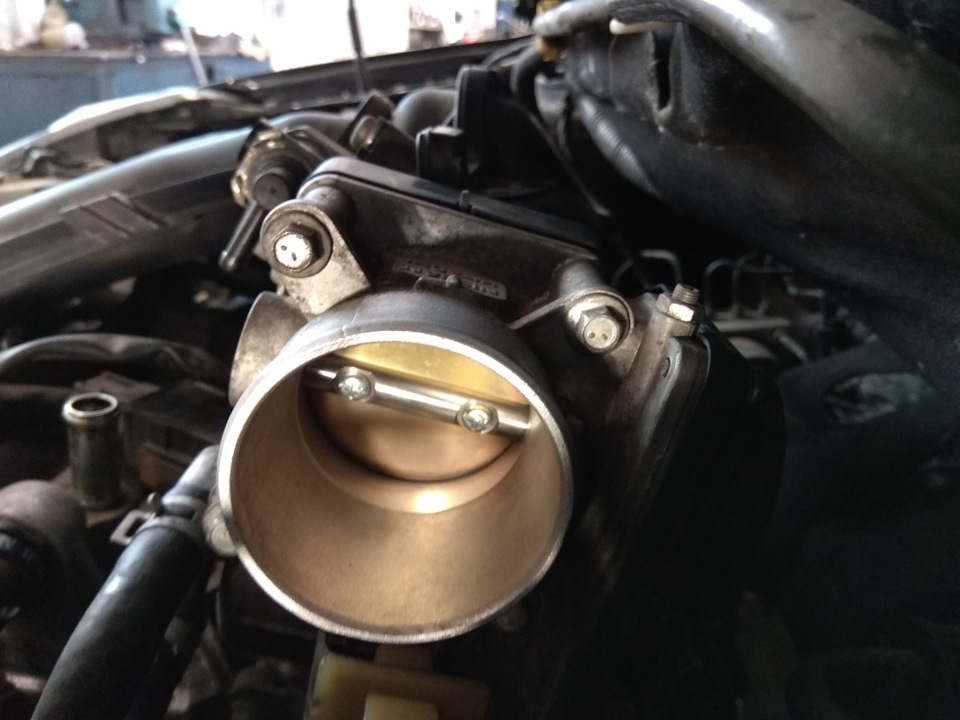 Фото в бортжурнале Nissan Tiida (1G)