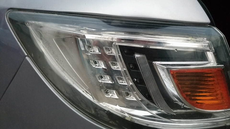 Запотевание задних фонарей — Mazda 6 (2G) GH, 2 л, 2008 года | своими ...