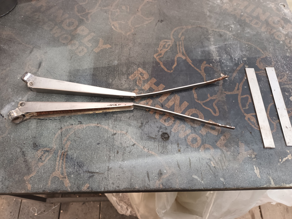 Бюджетная переделка поводков дворников под бескаркасные щётки. — УАЗ ...