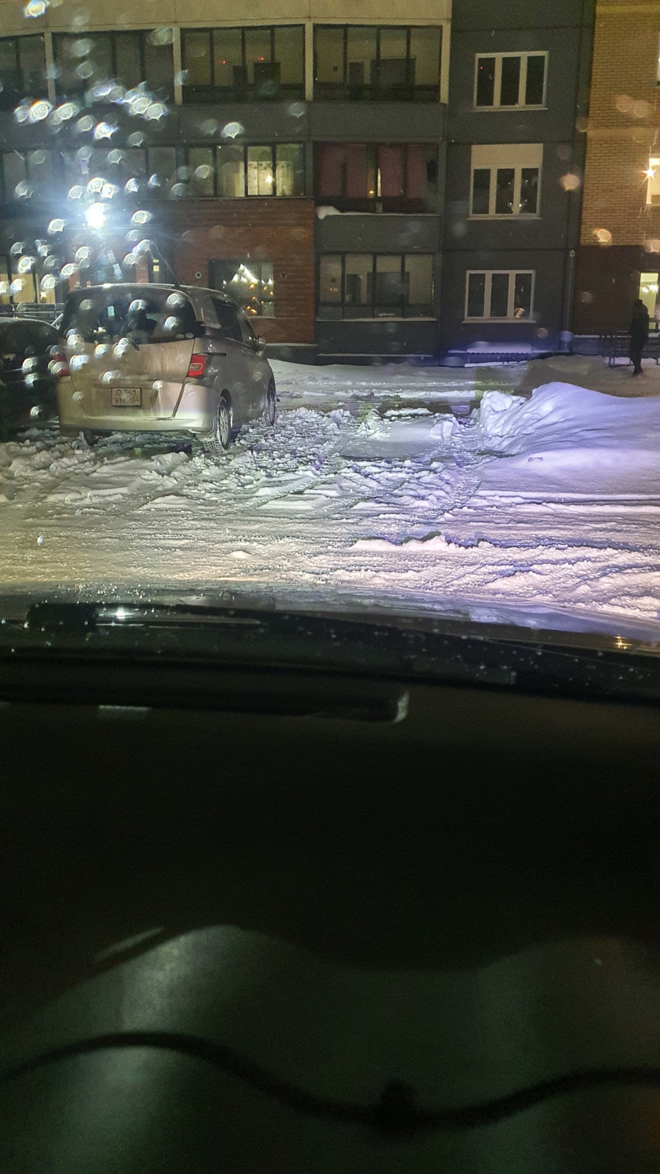 Результат с салона, но на улице было ещё довольно светло — Toyota Corolla Fielder (E140)