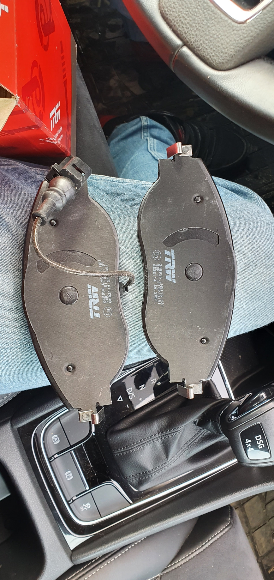 Замена колодок и резины — Skoda Kodiaq, 2 л, 2017 года | плановое ТО ...