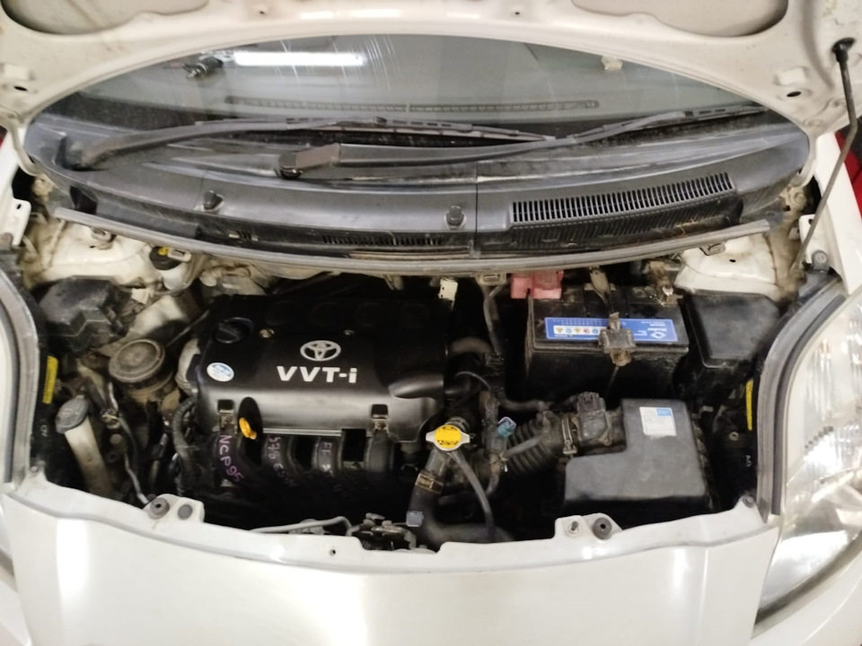 Фото 16 На место старого двигателя теперь новенький пламенный мотор 💪😎👍 готовый привести меня хоть на черное море, хоть назад во Владивосток! 😂 Красавчик, глаз не оторвать! 🙏😍 — Toyota Vitz (90)