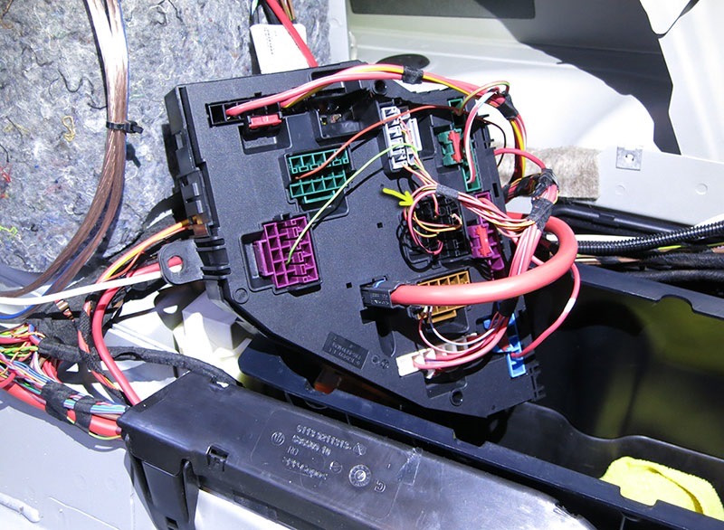 Нужна помощь, блок предохранителей. Розетка в багажник. — BMW 5 series ...