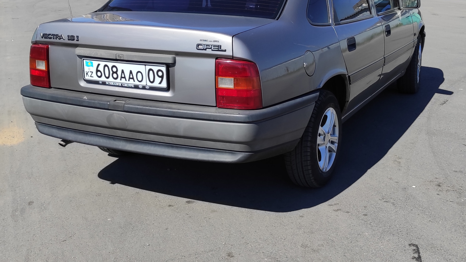 Opel Vectra A 1.8 бензиновый 1992 | GL, ABS, ГУР на DRIVE2