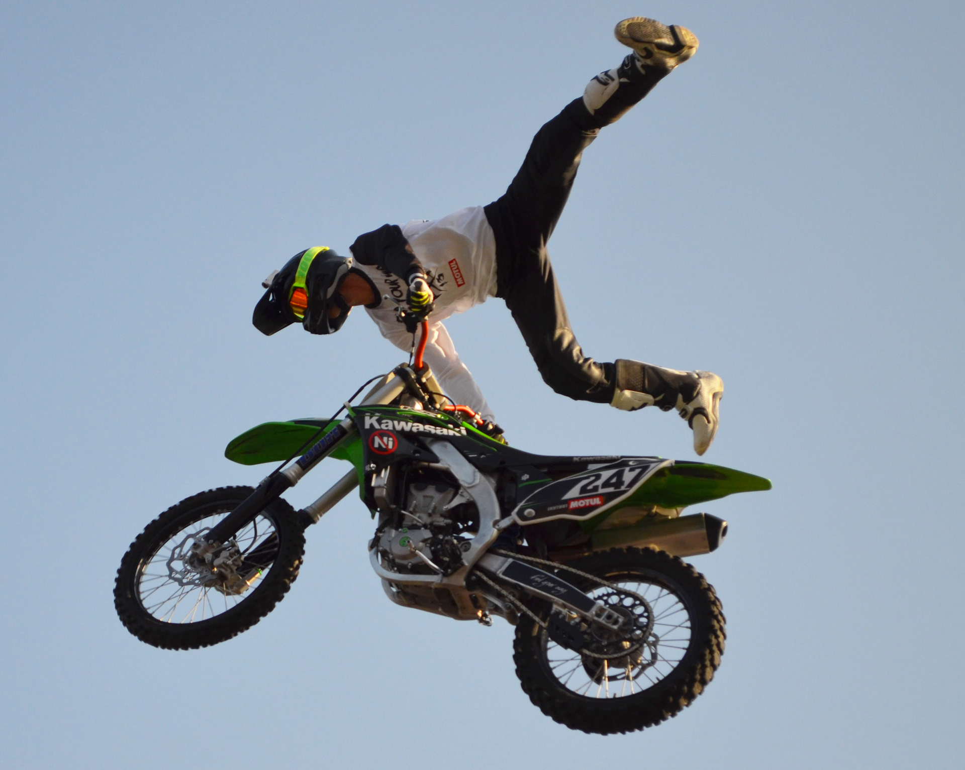 Fmx 13. Джош Шихан мотофристайл. Мотофристайл FMX. FMX Whip. Fmx226.