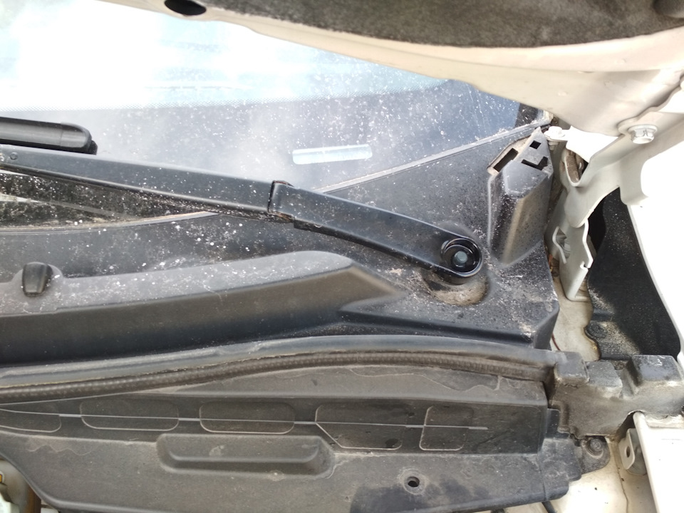 Замена трапеции стеклоочистителей — Hyundai ix35, 2 л, 2013 года ...