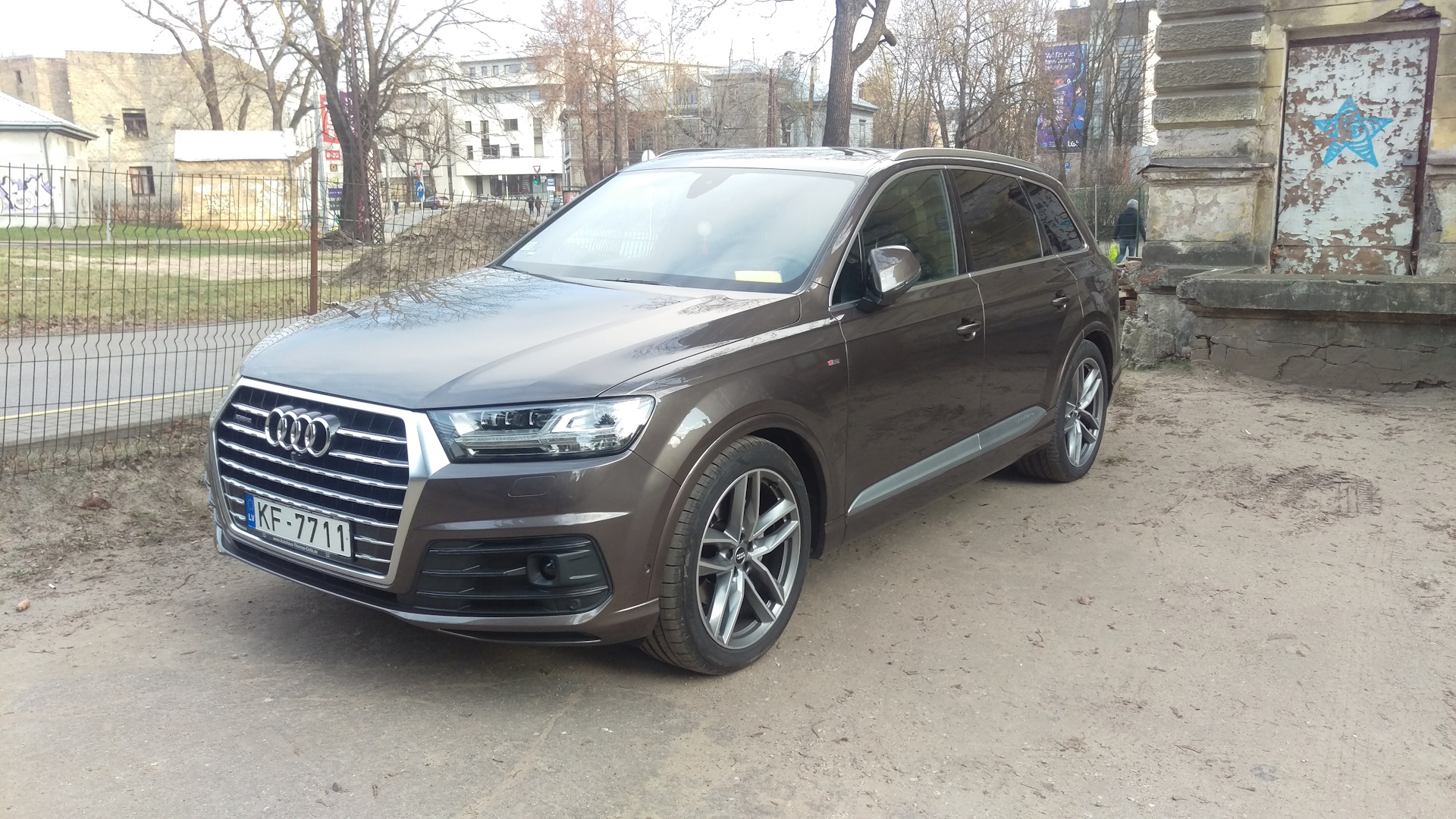 Немного троит на холодную — Audi Q7 (2G), 3 л, 2016 года | наблюдение |  DRIVE2