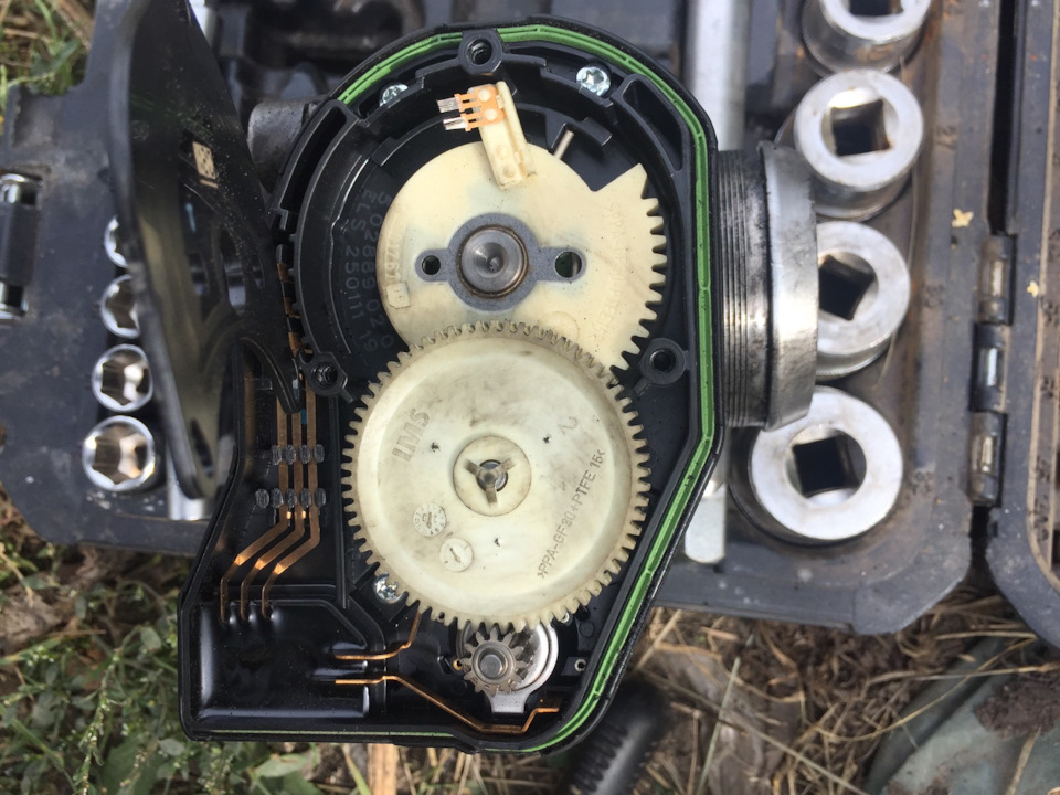 Дроссельная заслонка — Land Rover Freelander 2 (L359), 2,2 л, 2008 года ...