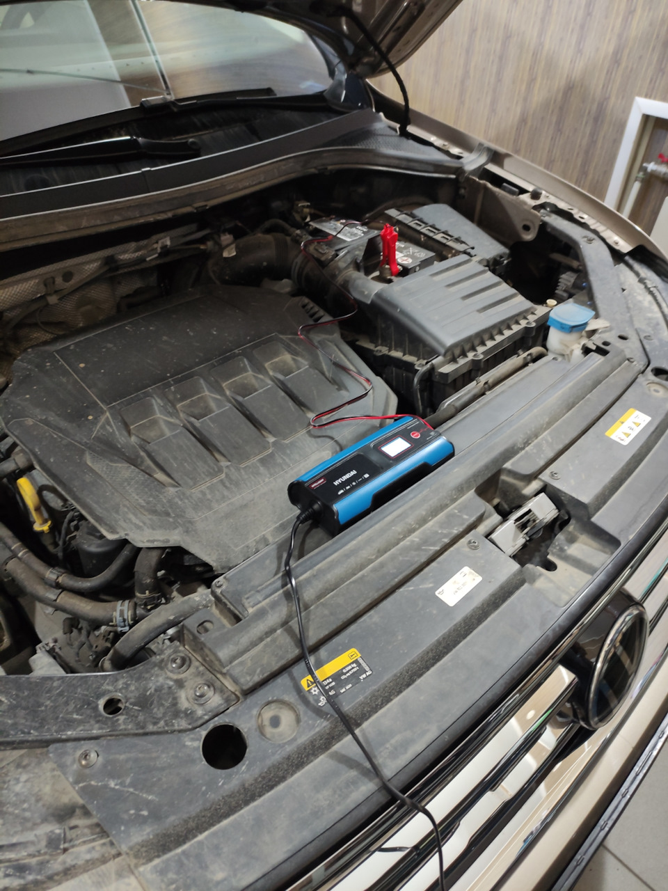 Зарядное устройство Hyundai HY410 — Volkswagen Tiguan (2G), 2 л, 2021 ...