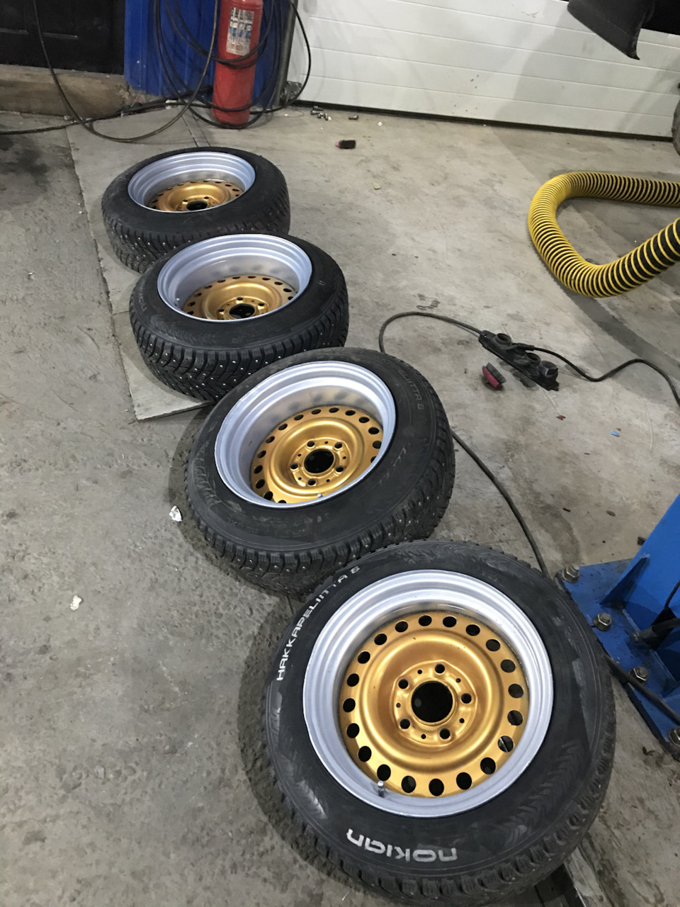 Освежил полки на разварках — BMW 5 series (E28), 1,8 л, 1983 года ...