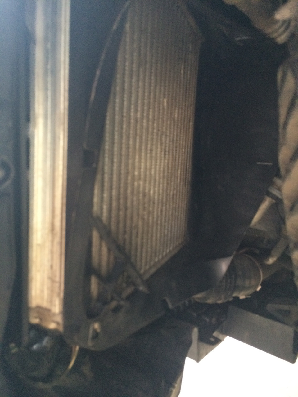 Левый, установлен. — Audi Q7 (1G)