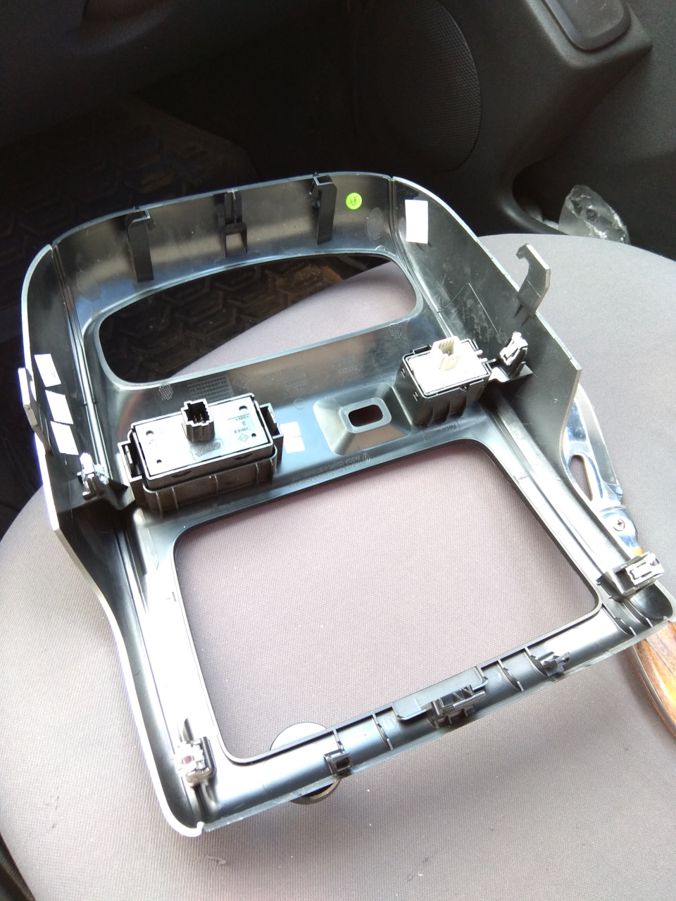 Замена ламп подсветки отопителя (блока климата) салона — Nissan Terrano ...