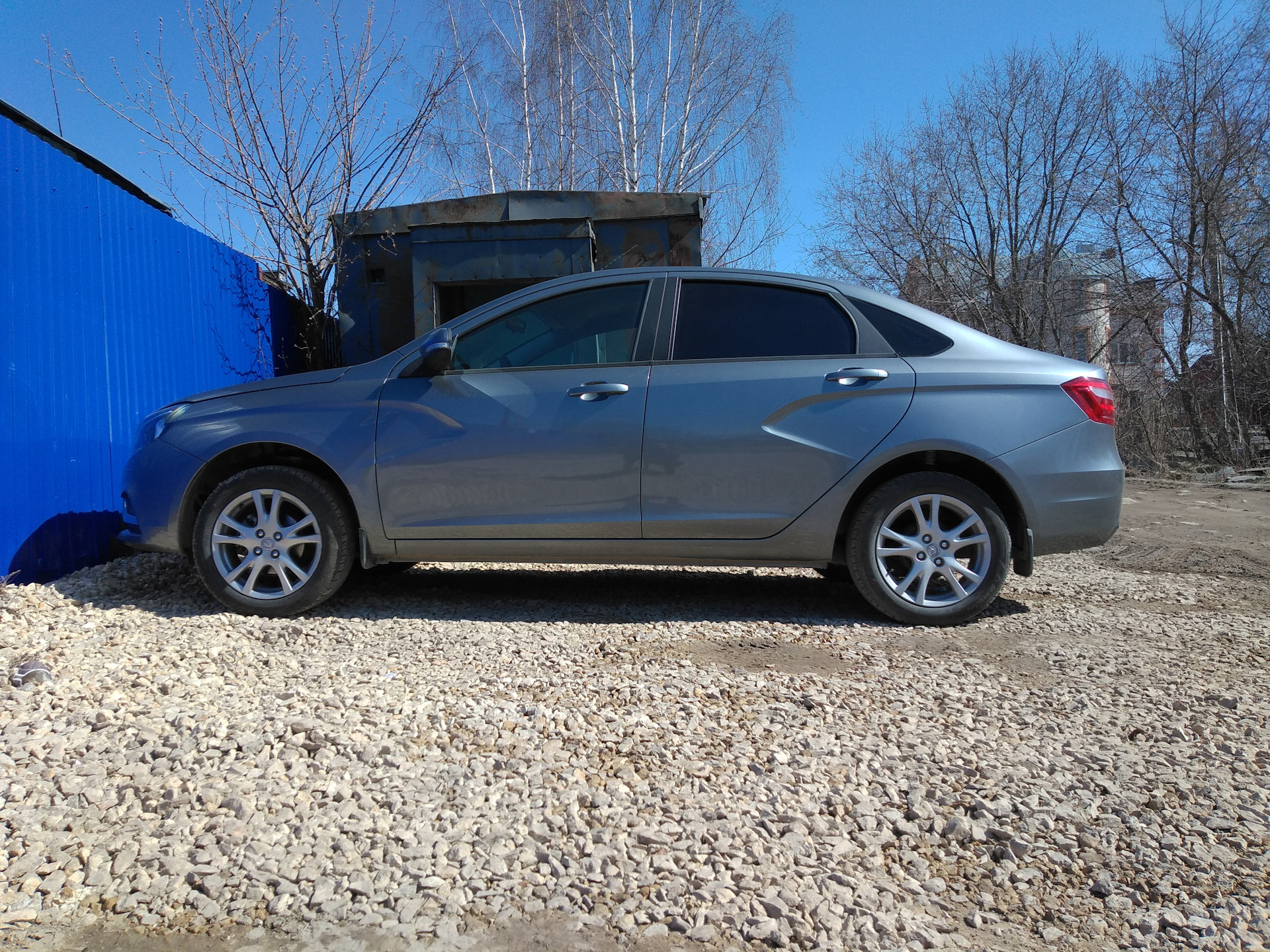 Диски Mazda на Весту. Фото. — Lada Vesta (1G), 1,6 л, 2018 года ...