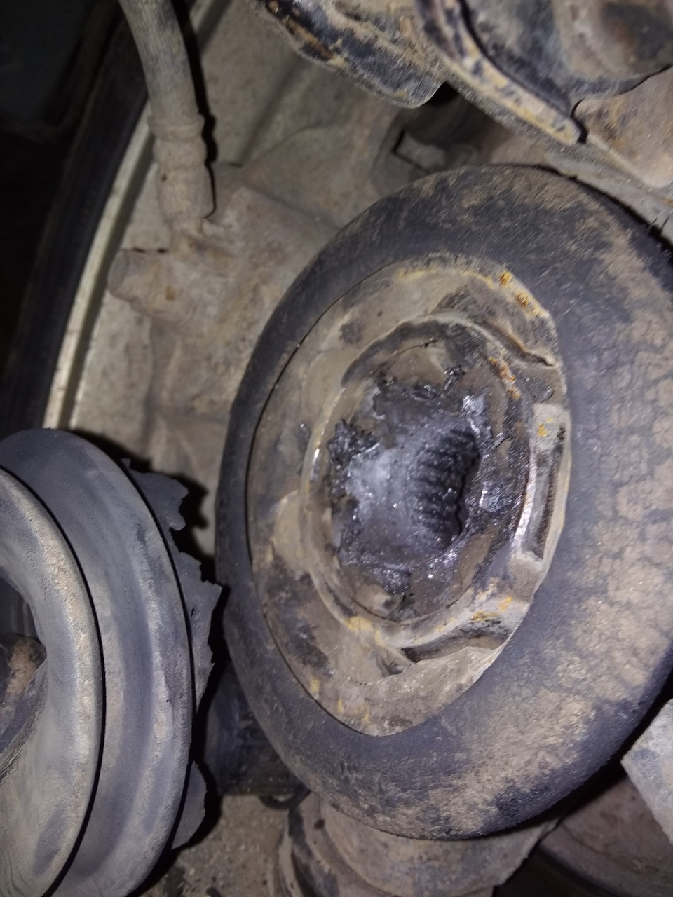 Вылетел привод из шруса — Hyundai Coupe (RD), 2 л., 1998 года | поломка ...