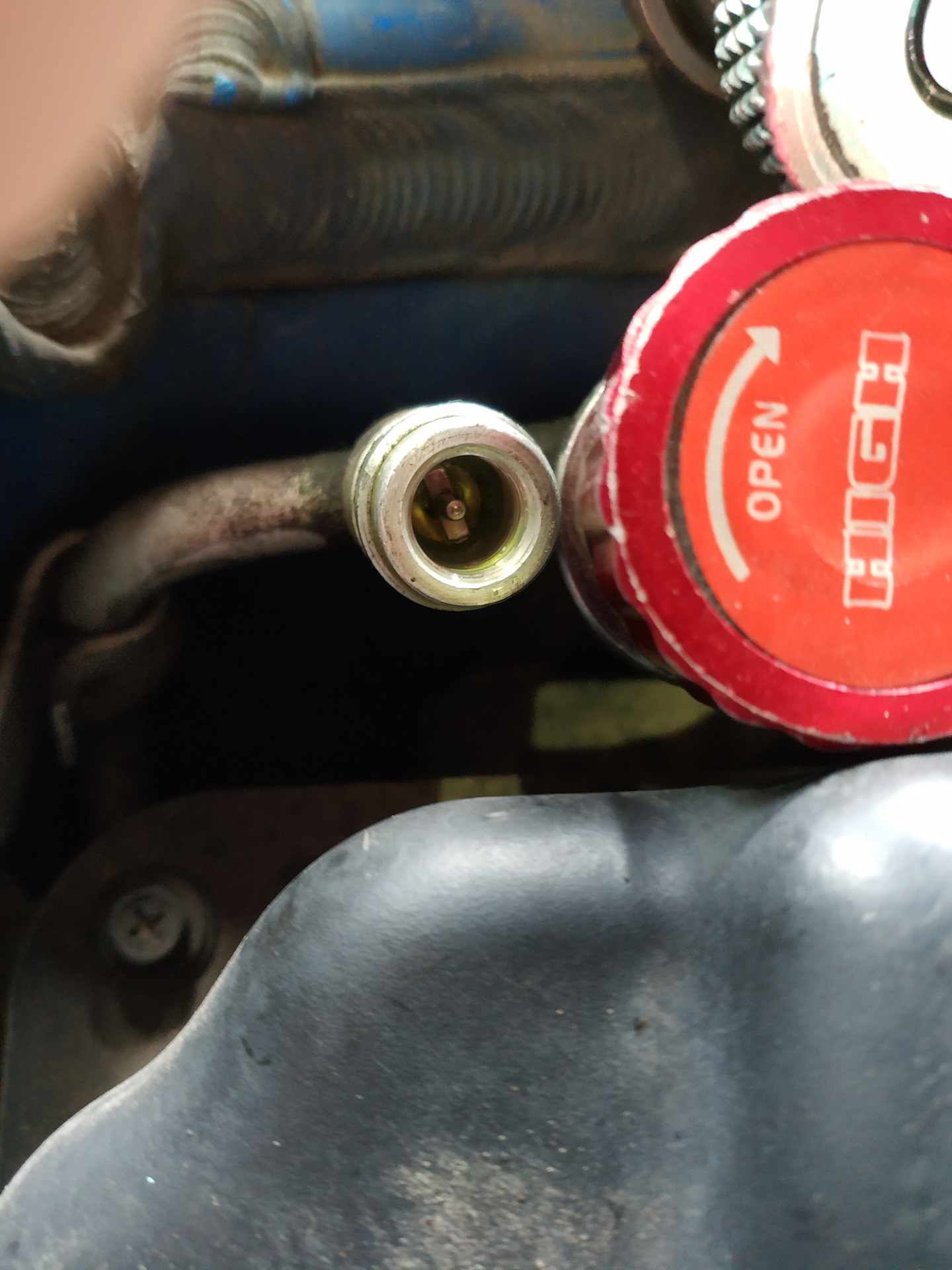 Шевроле лачетти фреон. Изоляция трубок кондиционера приора. Трубка сливная кондиционера lacetti. Шевроле лачетти заправка кондиционера. Хладагент шевроле лачетти.