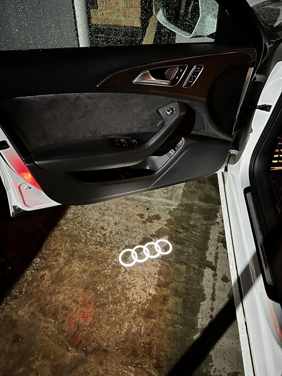 Подсветка дверей "кольца" Audi А6 С7 рестайлинг — Audi A6 (C7), 1,8 л ...