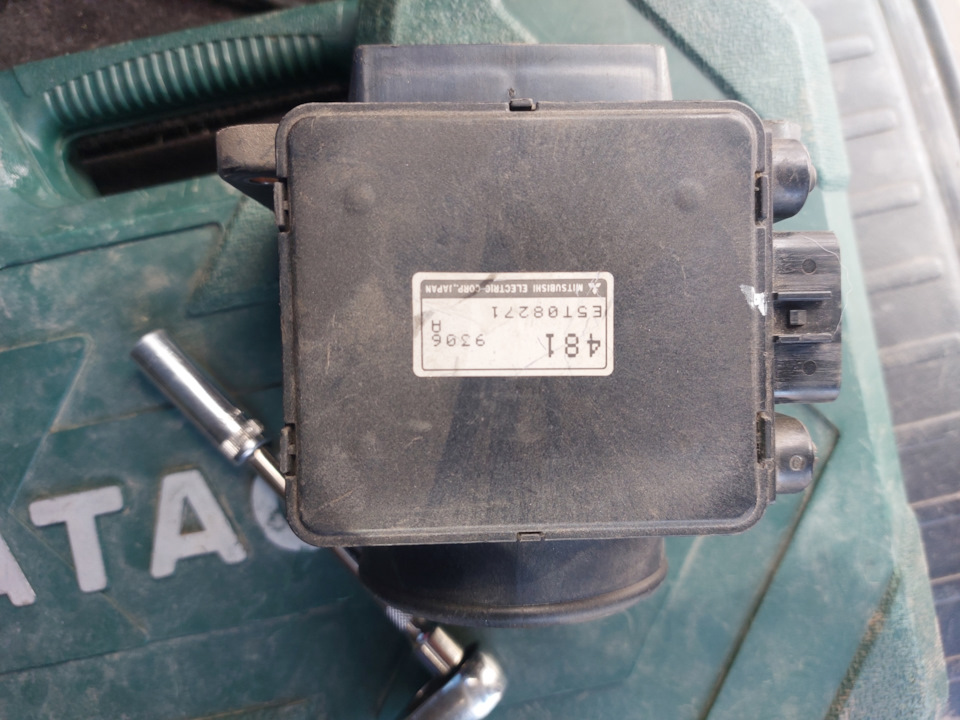 Замена ДМРВ на новый Китайский — Mitsubishi Legnum, 1,8 л, 1998 года ...