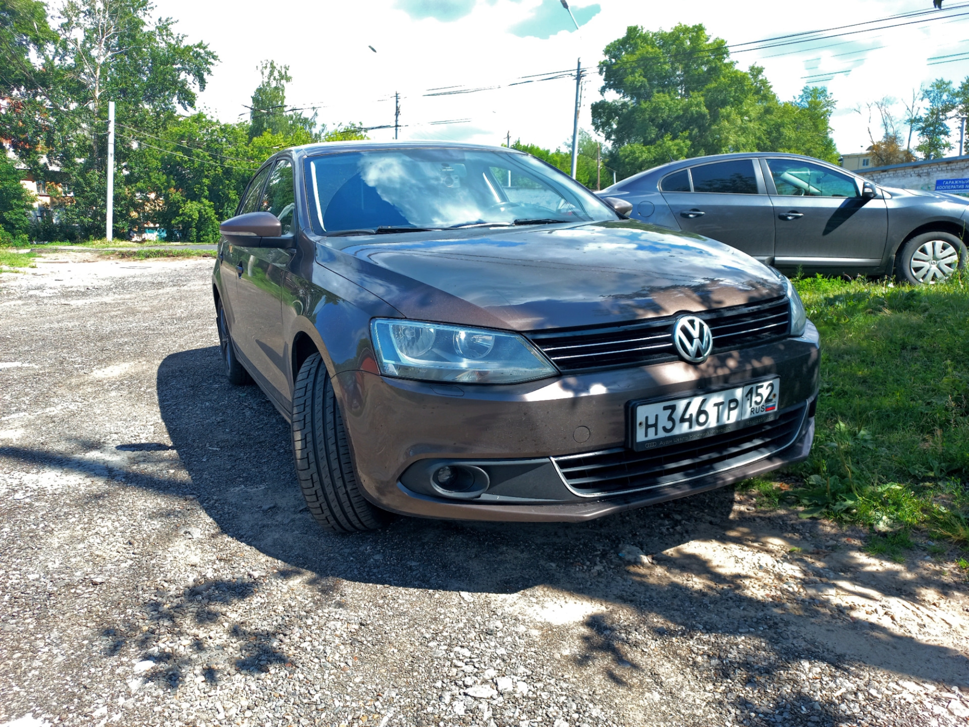 замена передних амортизаторов jetta 6