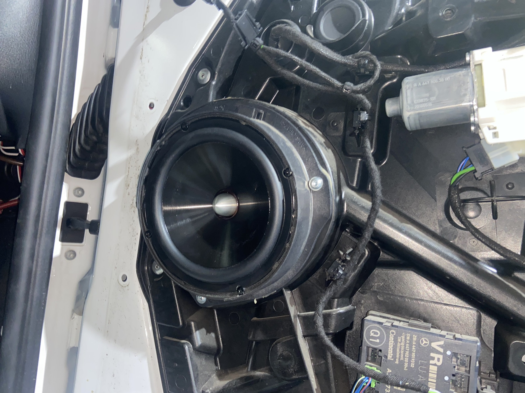 Mercedes-Benz Vito 447 – Установка автоакустики. Замена динамиков и ...