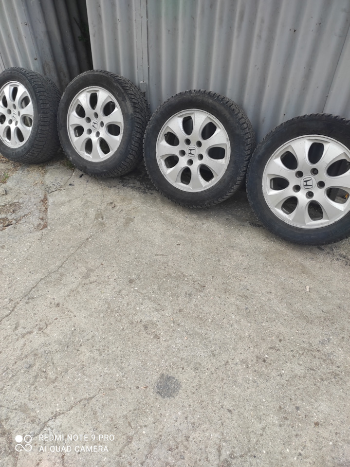 Шины зимние нешипованные Dunlop 215/55 R16, литые диски Хонда 6,5Jx16 ...