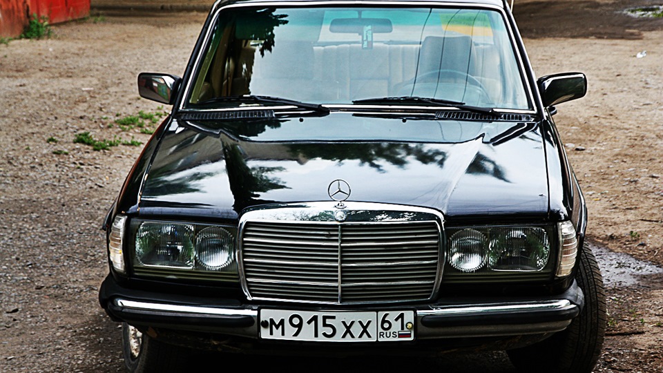  Mercedes-Benz W123 w123 black