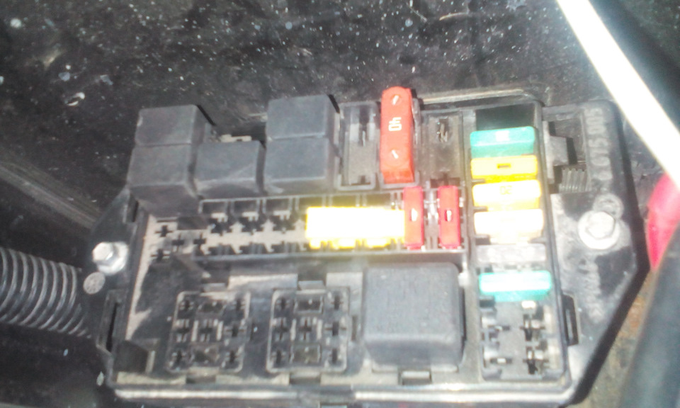 Предохранитель 40А — УАЗ Patriot, 2,7 л, 2012 года | электроника | DRIVE2