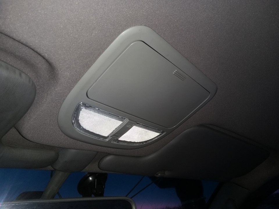Плафон в потолок — Toyota Land Cruiser 100, 4,2 л, 2005 года ...