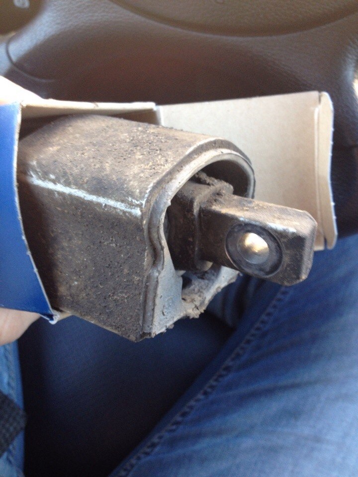 Замена подушки под коробкой и подвесного подшипника. — Mercedes-Benz E ...