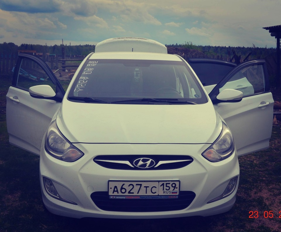 Надпись на лобовом стекле на корейском) — Hyundai Solaris, 1,6 л, 2011 ...