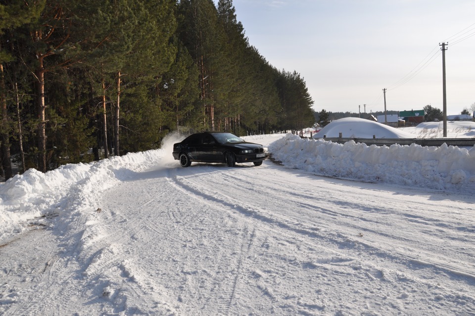 Drift in Dubniki (Видео и Фото) Эй красная боклашка едь быстрее ...