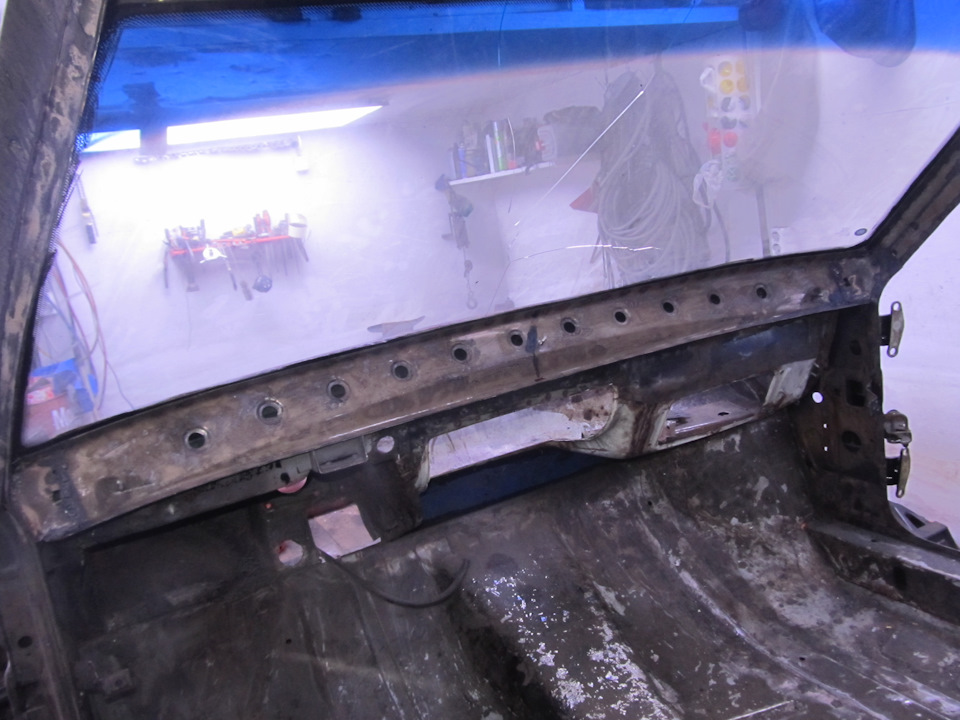 Поперечена закрыта — Москвич 2335