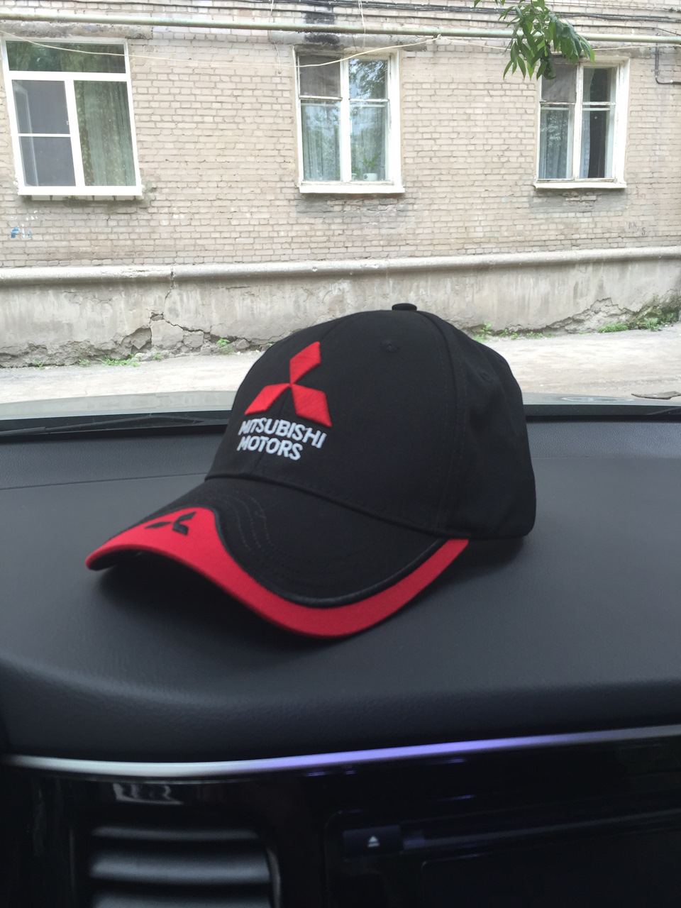 "Кепарик" и чехольчики на ремни — Mitsubishi Outlander (3G), 2 л, 2014 ...