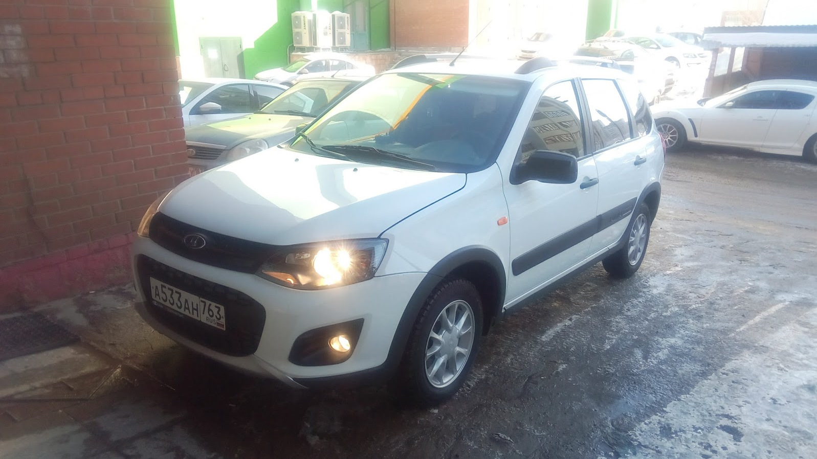 Lada Kalina Cross 1.6 бензиновый 2015 | Black and White на DRIVE2