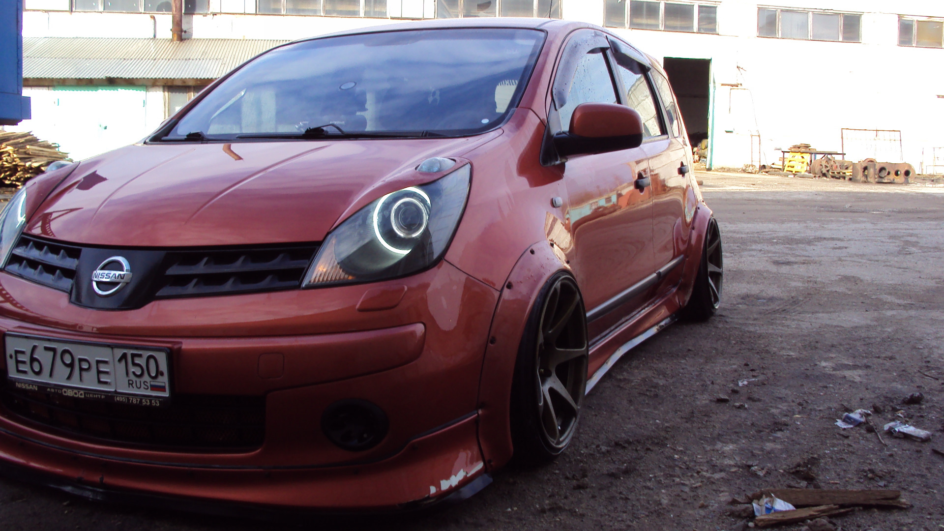 Фары nissan note e11. Nissan Note 2008 Tuning. Nissan Note 2005 Tuning. Обвес на Ниссан ноут е11. Nissan Note e11 1.4.