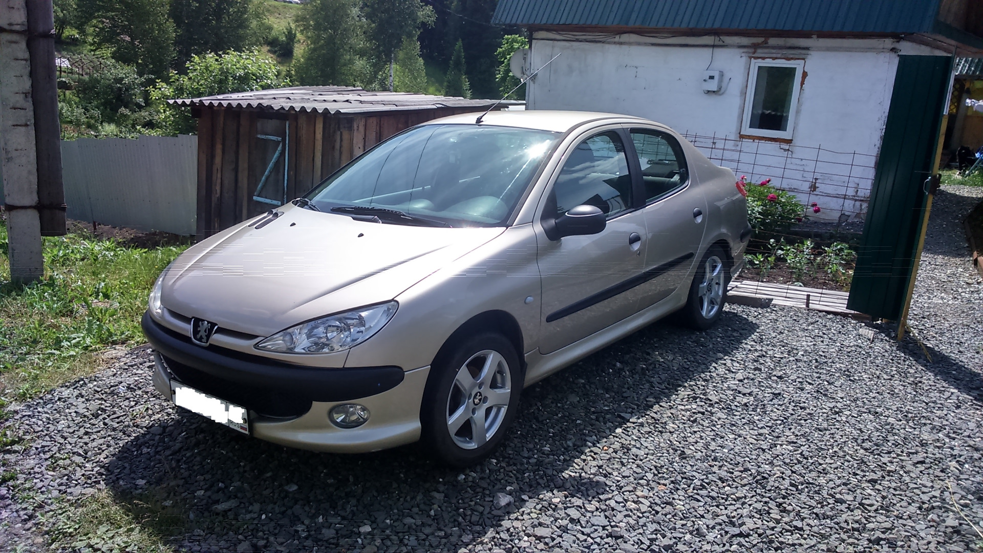 Пежо 206 седан двигатель. Пежо 206 седан. Peugeot 206 sedan. Пежо 206 седан r16. Пежо 206 седан 1.4.