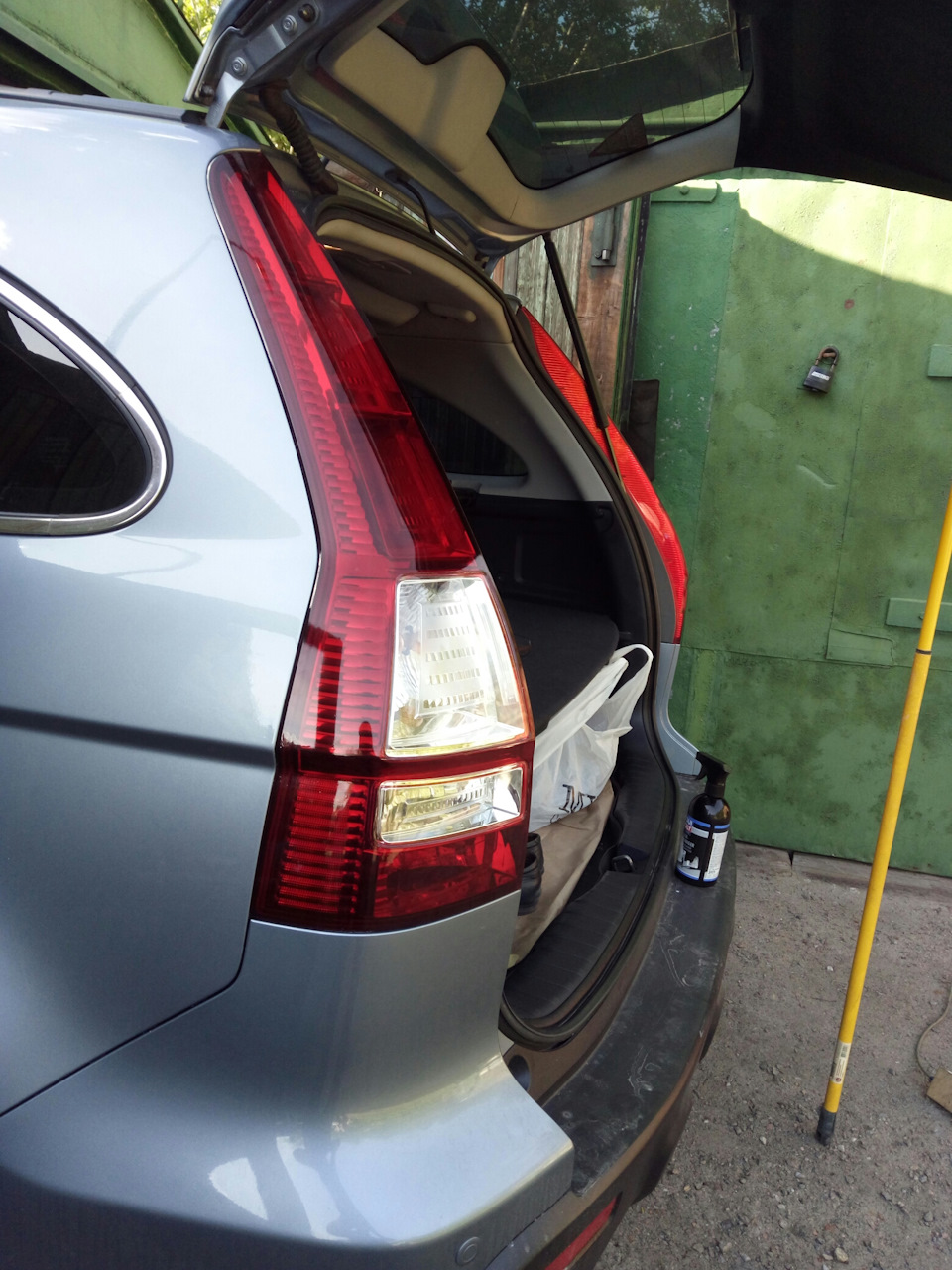 Тонируем задние фонари пленкой — Honda CR-V (RE), 2 л., 2007 года ...