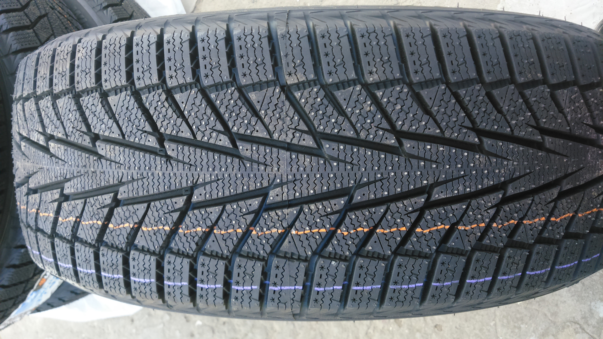 Hankook winter i cept. 215/55/17 Hankook i-cept w-616 t. 185/70 R14 Hankook w616 92t. 195/60 R15 92t Hankook w616. 195/60r15 Hankook w616 92t XL.