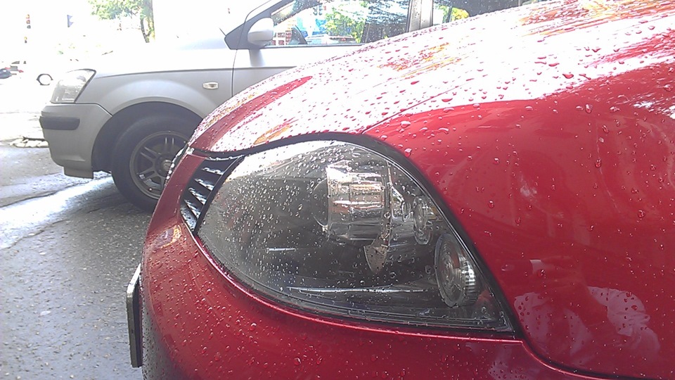 Вид сбоку. Большего размера линзы не рекомендуют ставить, т.к. есть вероятность, сто маска может упереться в верхнюю часть фары — SEAT Ibiza (6L)