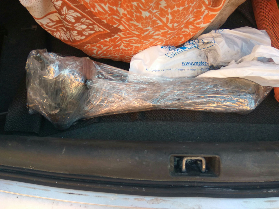 Реечка лежит в багажнике и ждёт установки… — Saab 9-5 (1G)