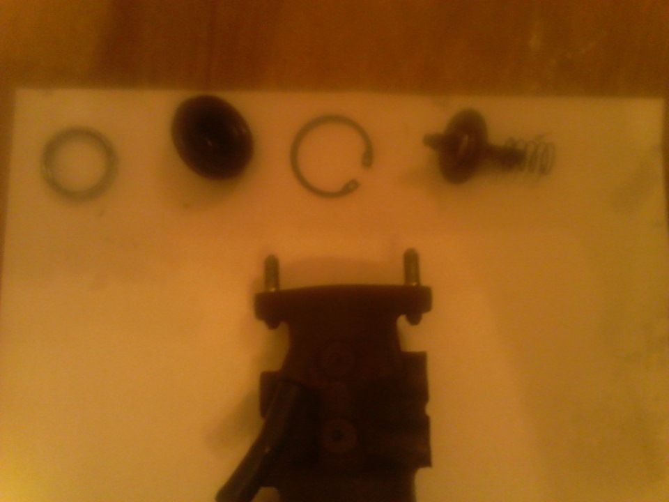 Разбор тормозного дозатора — Citroen BX, 1,4 л, 1985 года | своими ...