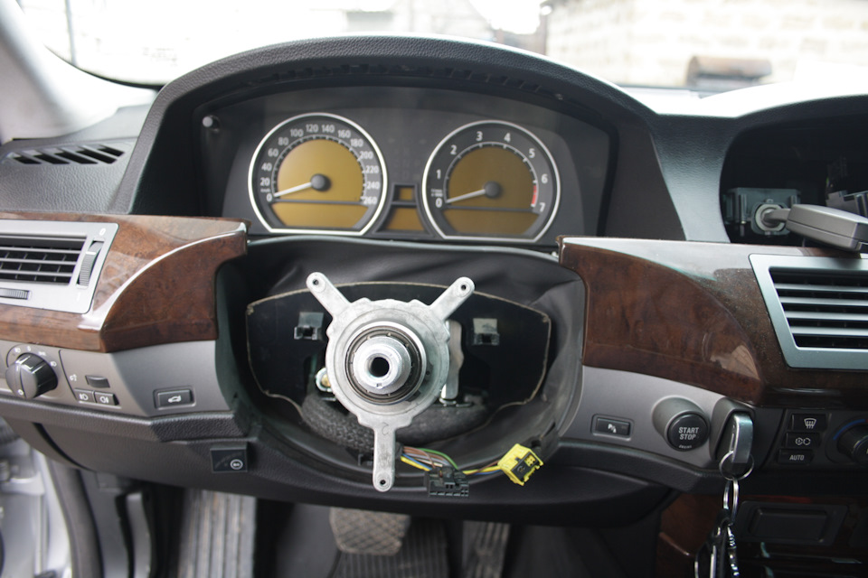 Датчик положения руля — BMW 7 series (E65/E66), 3,6 л, 2003 года ...