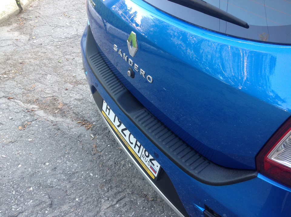Накладка на задний бампер. — Renault Sandero Stepway (2G), 1,6 л, 2015 ...