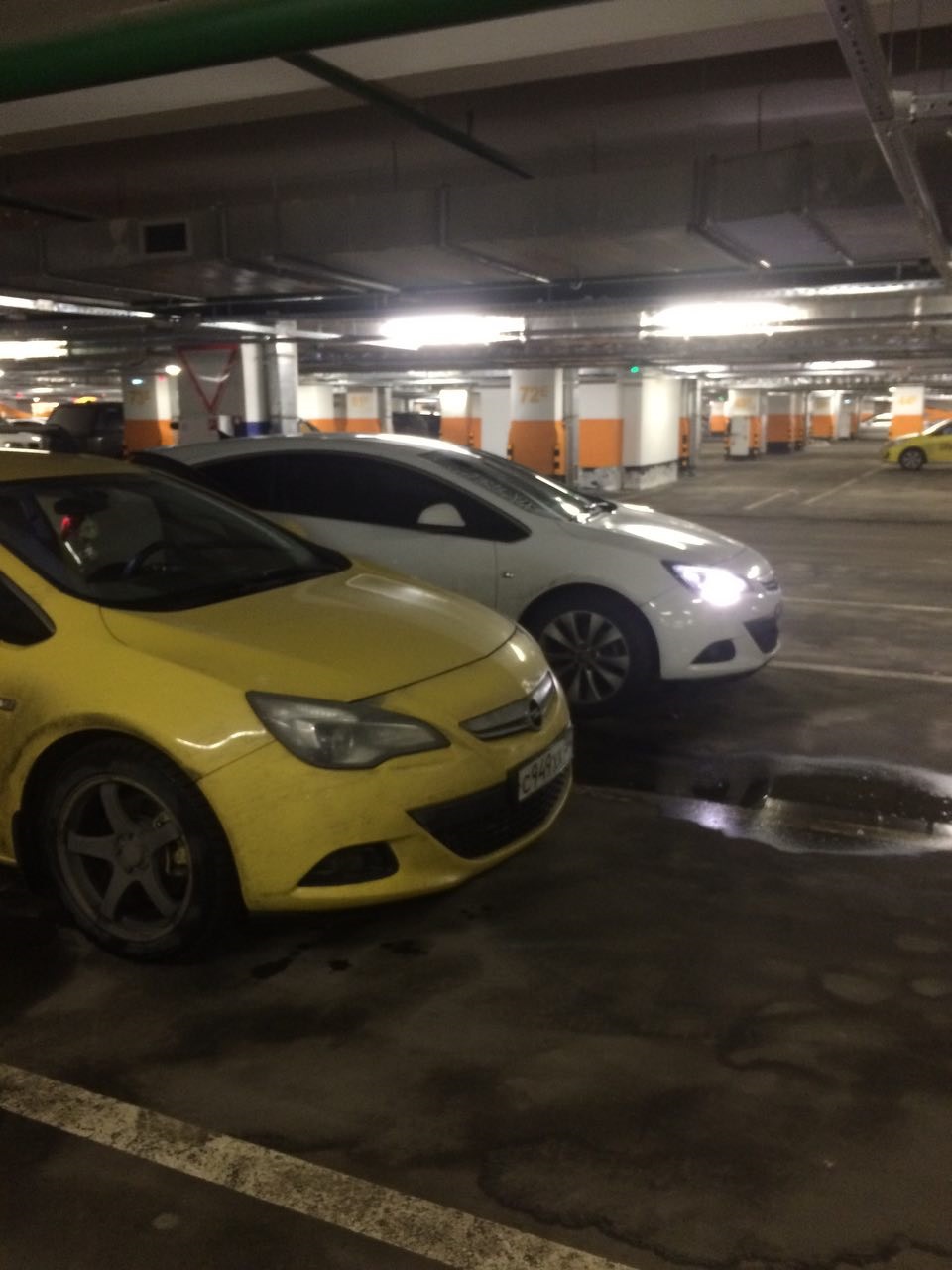 стоим на парковке вегаса, ждем всех) — Opel Astra J