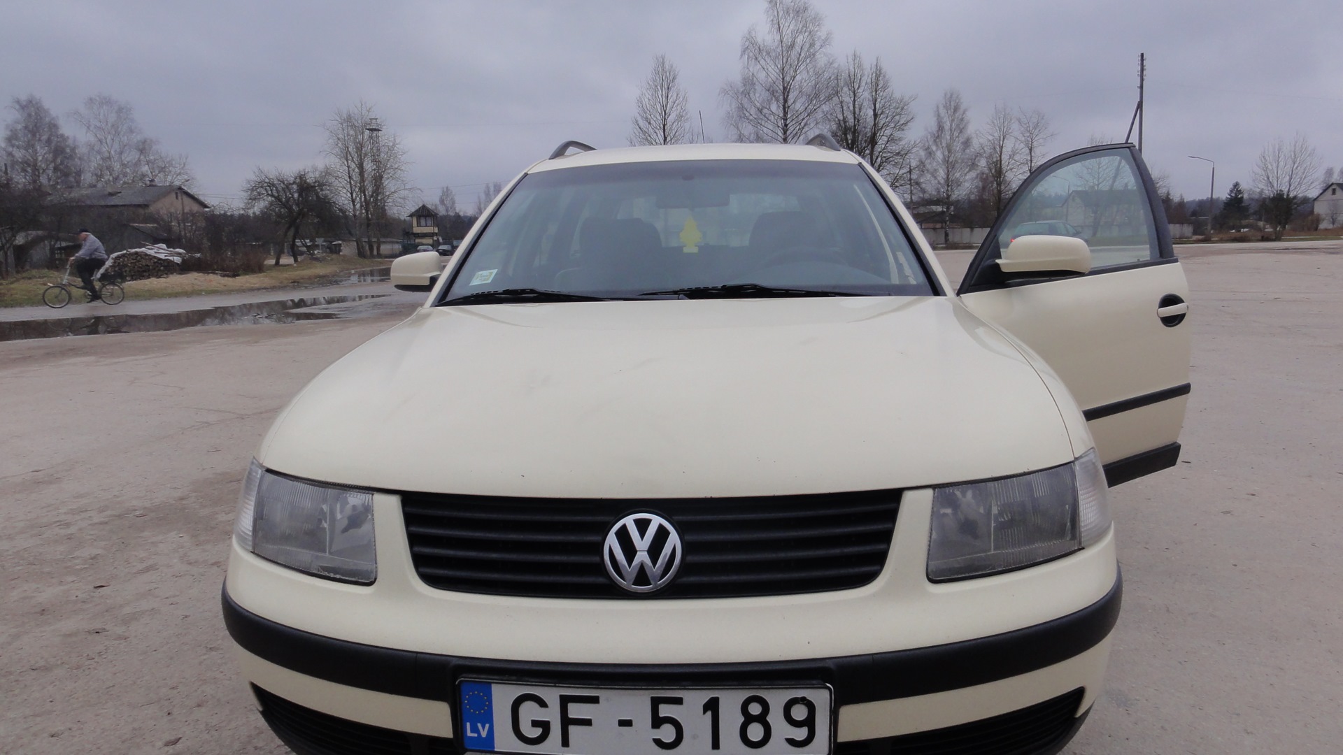 Volkswagen Passat Variant (B5) 1.9 дизельный 1999 | слоновая кость на DRIVE2