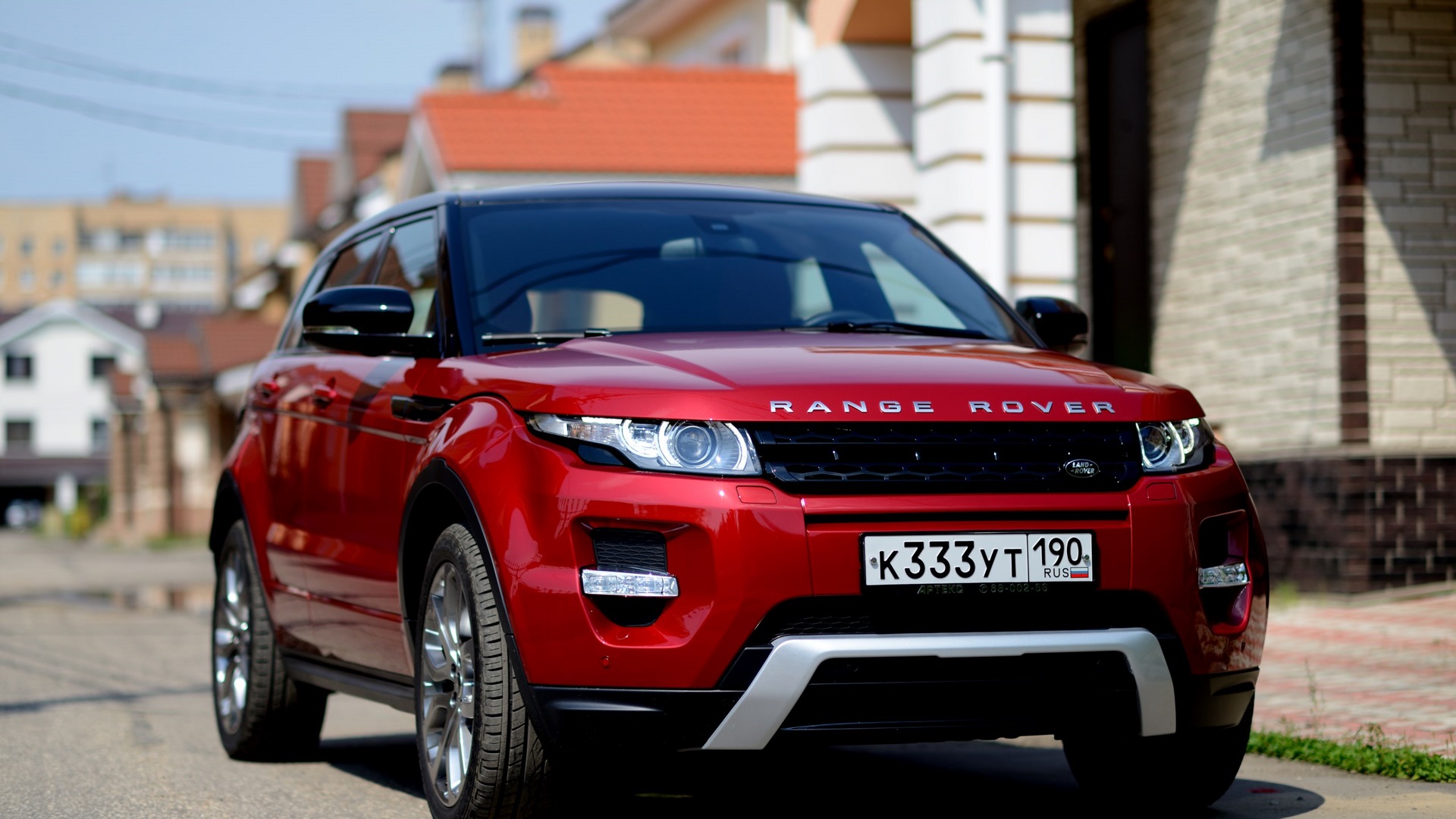 Land Rover range Rover Evoque красный